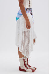 CARLY LACE GRAPHIC SHORT