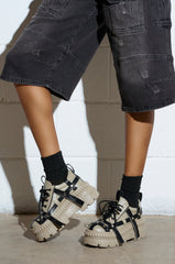  AZALEA WANG BEAGLE KHAKI FLAT SNEAKER