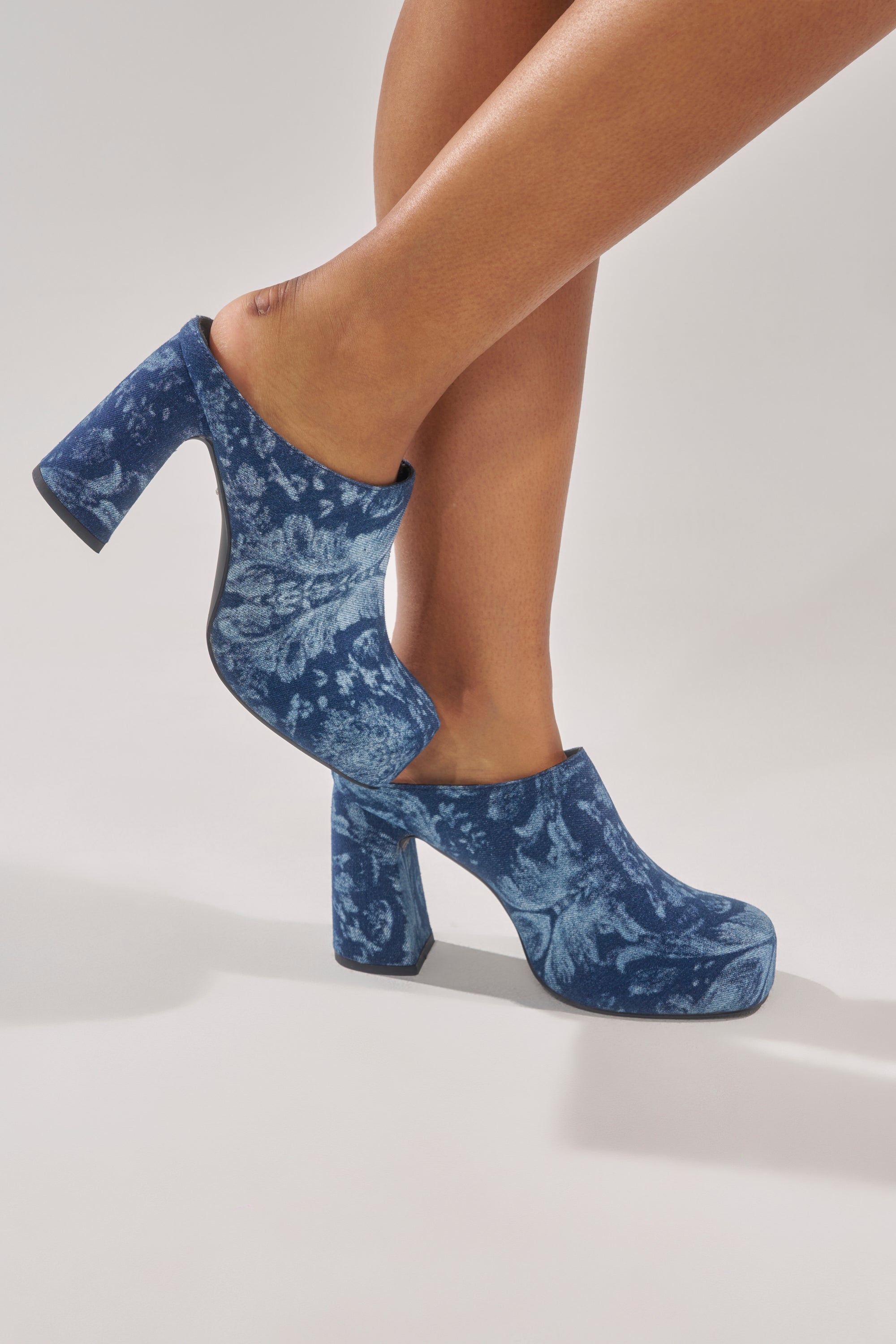 AZALEA WANG FLOREA DENIM PRINT MULE