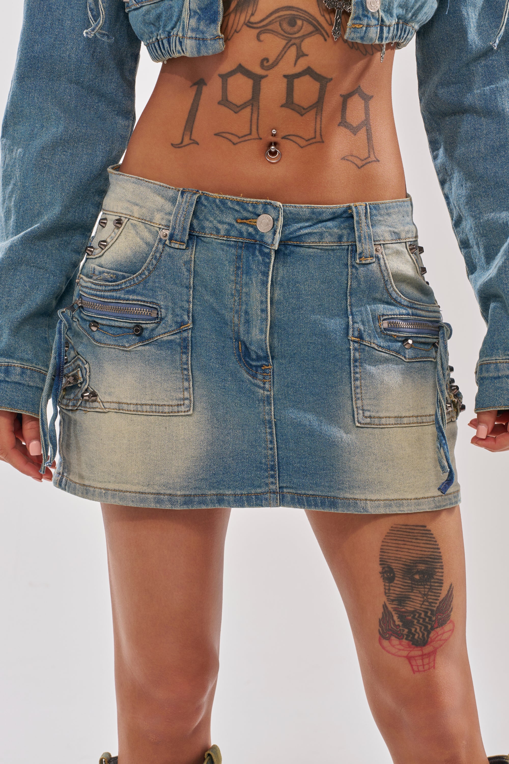 CROWN BELTED DENIM MINI SKIRT