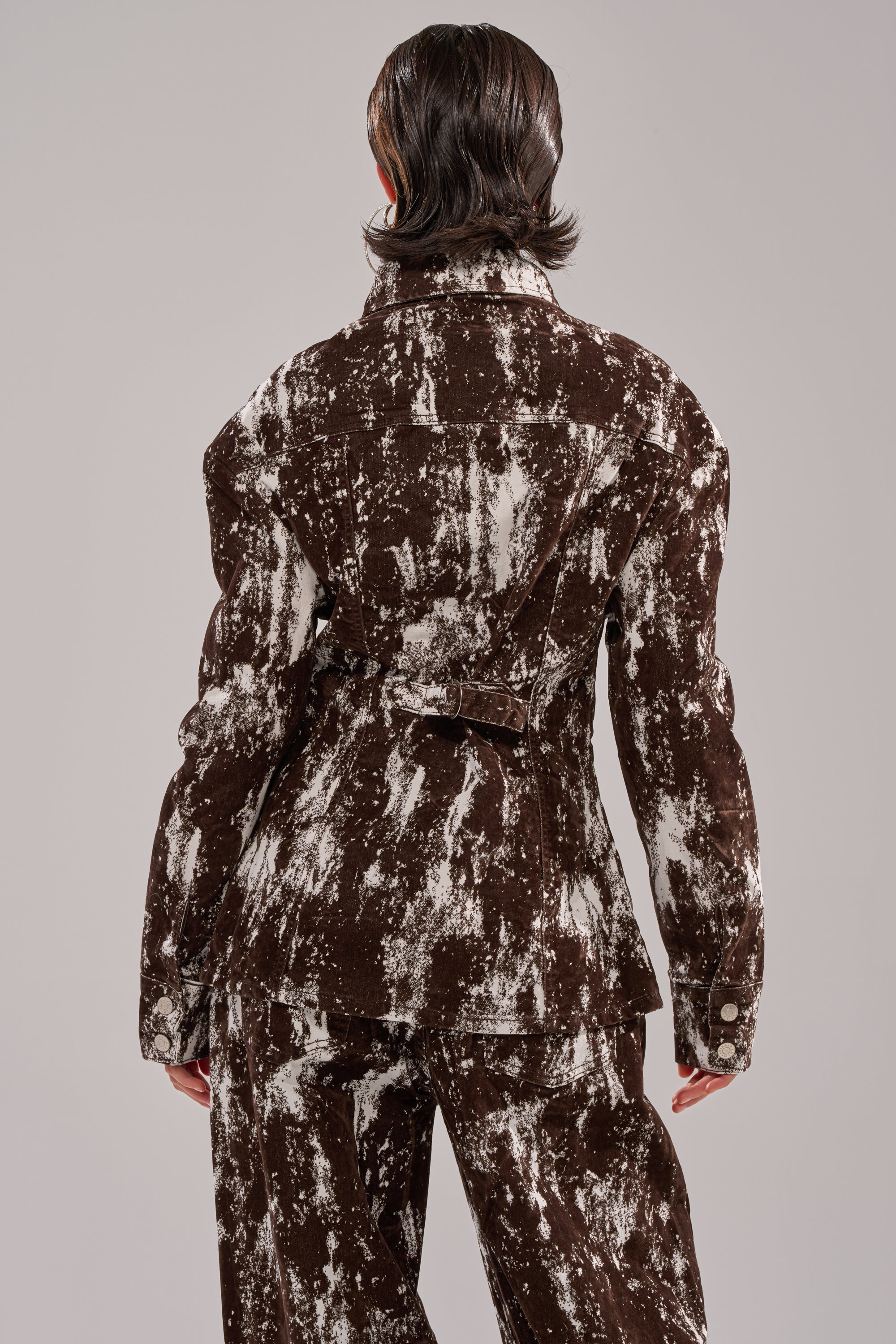 CRAZY IN LOVE BUTTON DOWN