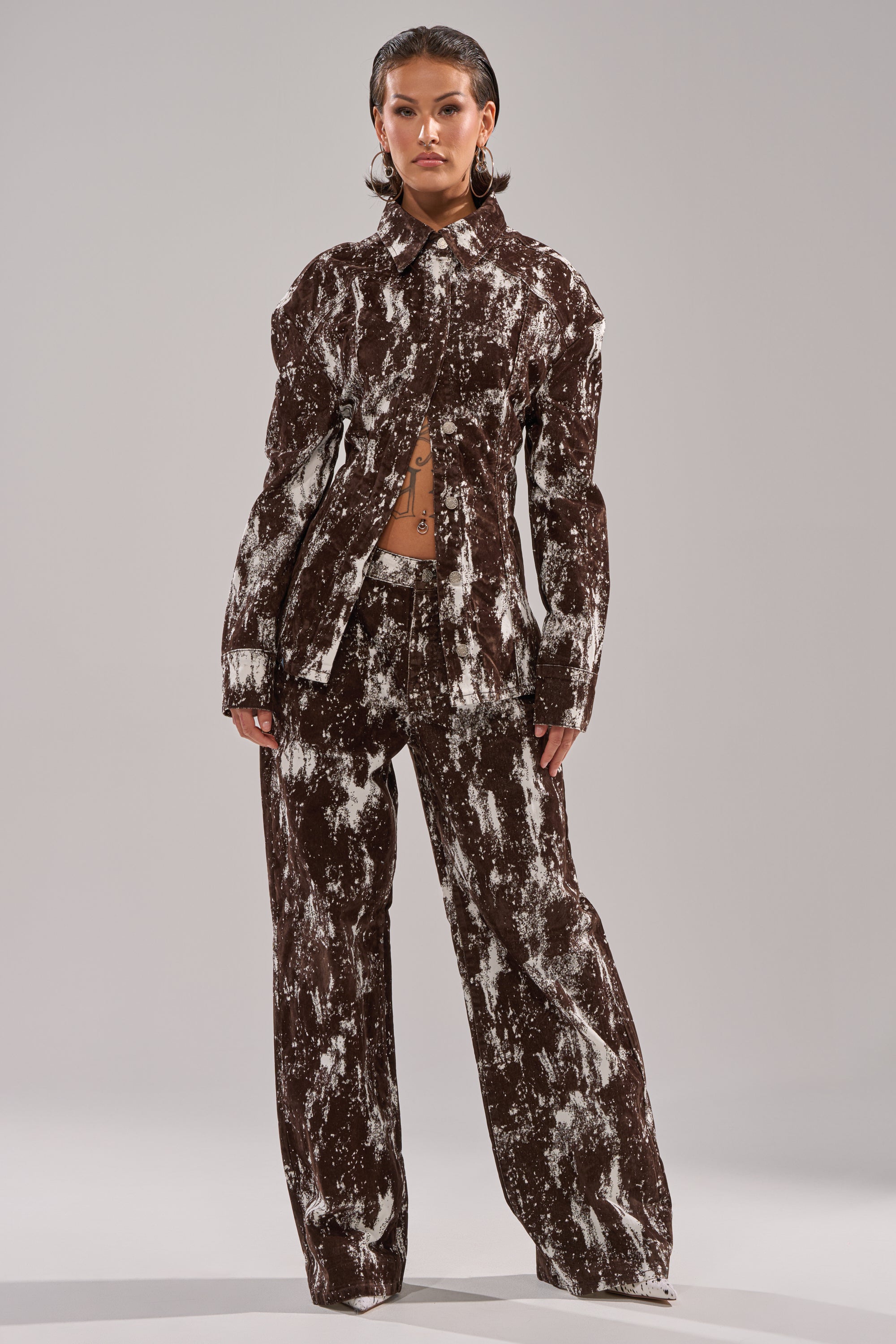 CRAZY IN LOVE BUTTON DOWN