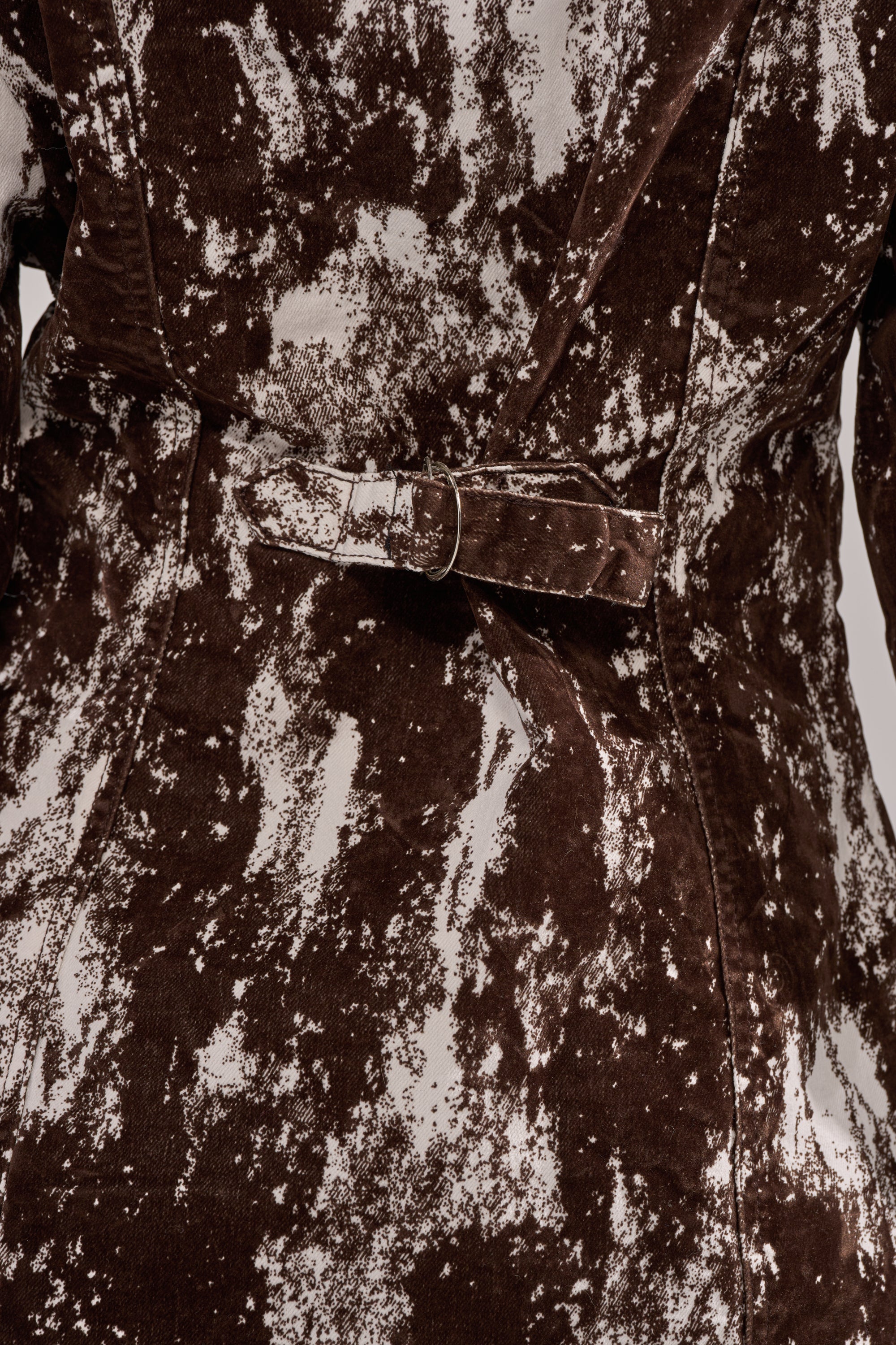 CRAZY IN LOVE BUTTON DOWN