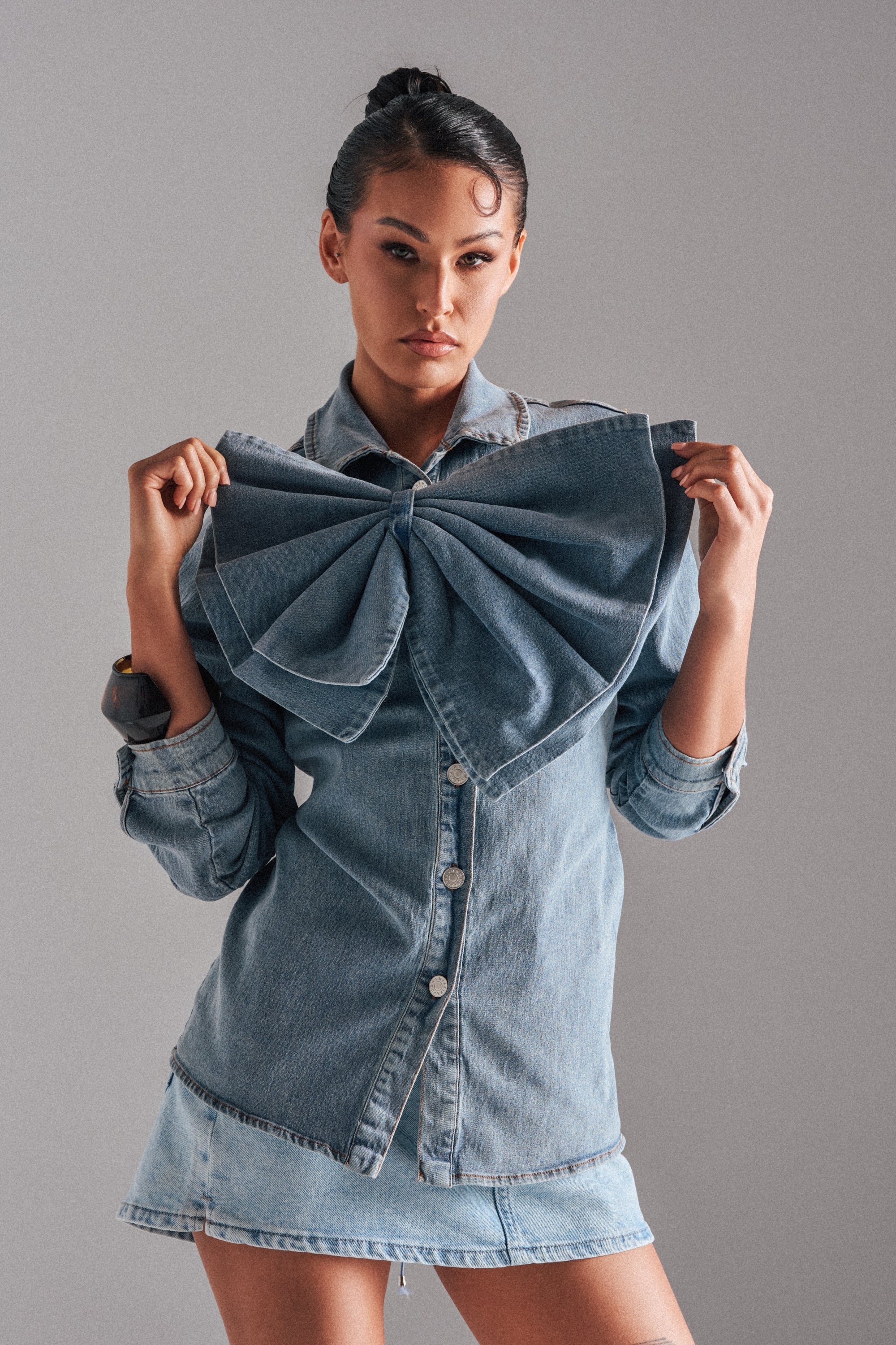 TWO-TONE BOW DENIM BUTTON DOWN SHIRT