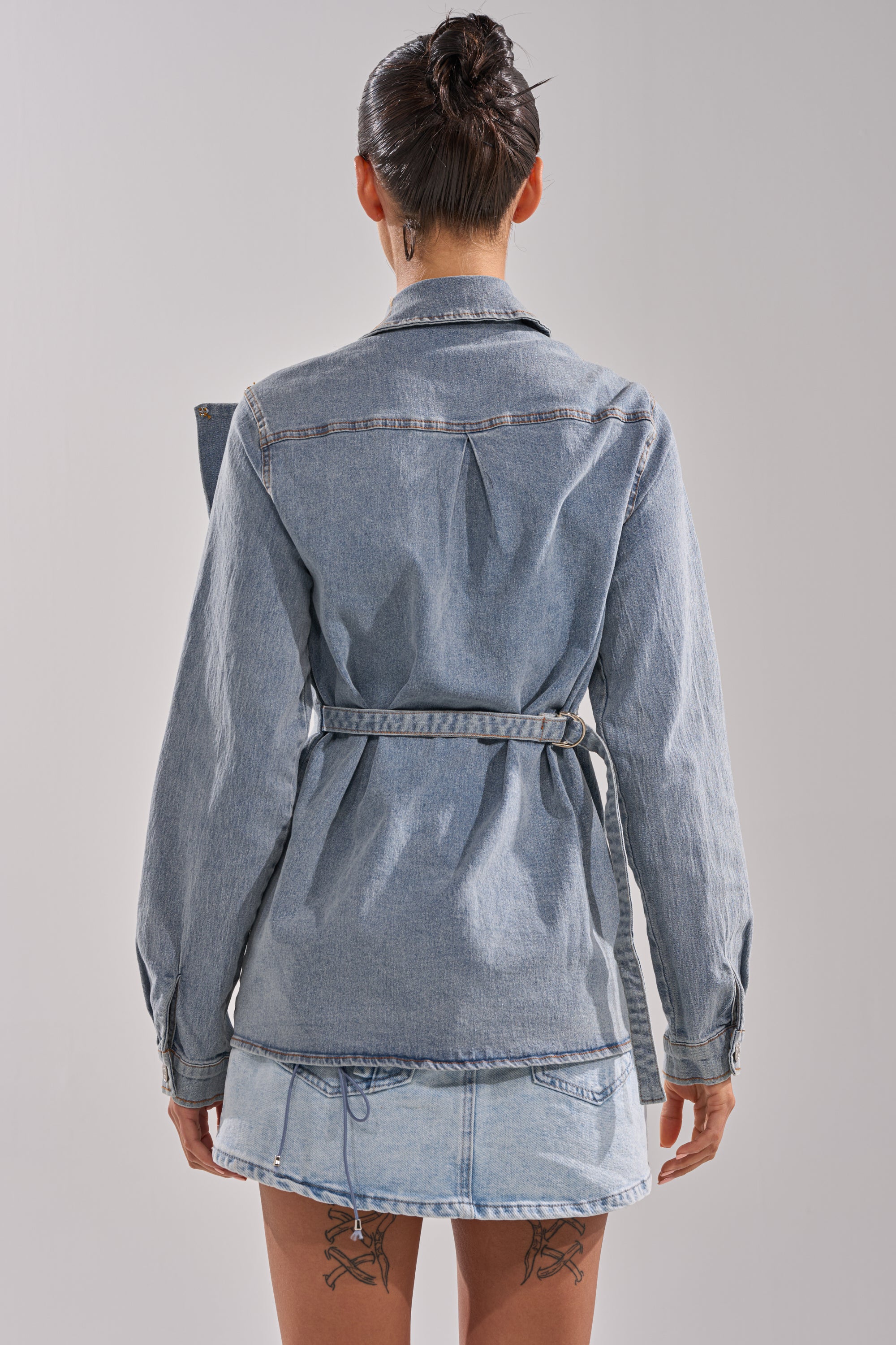 TWO-TONE BOW DENIM BUTTON DOWN SHIRT