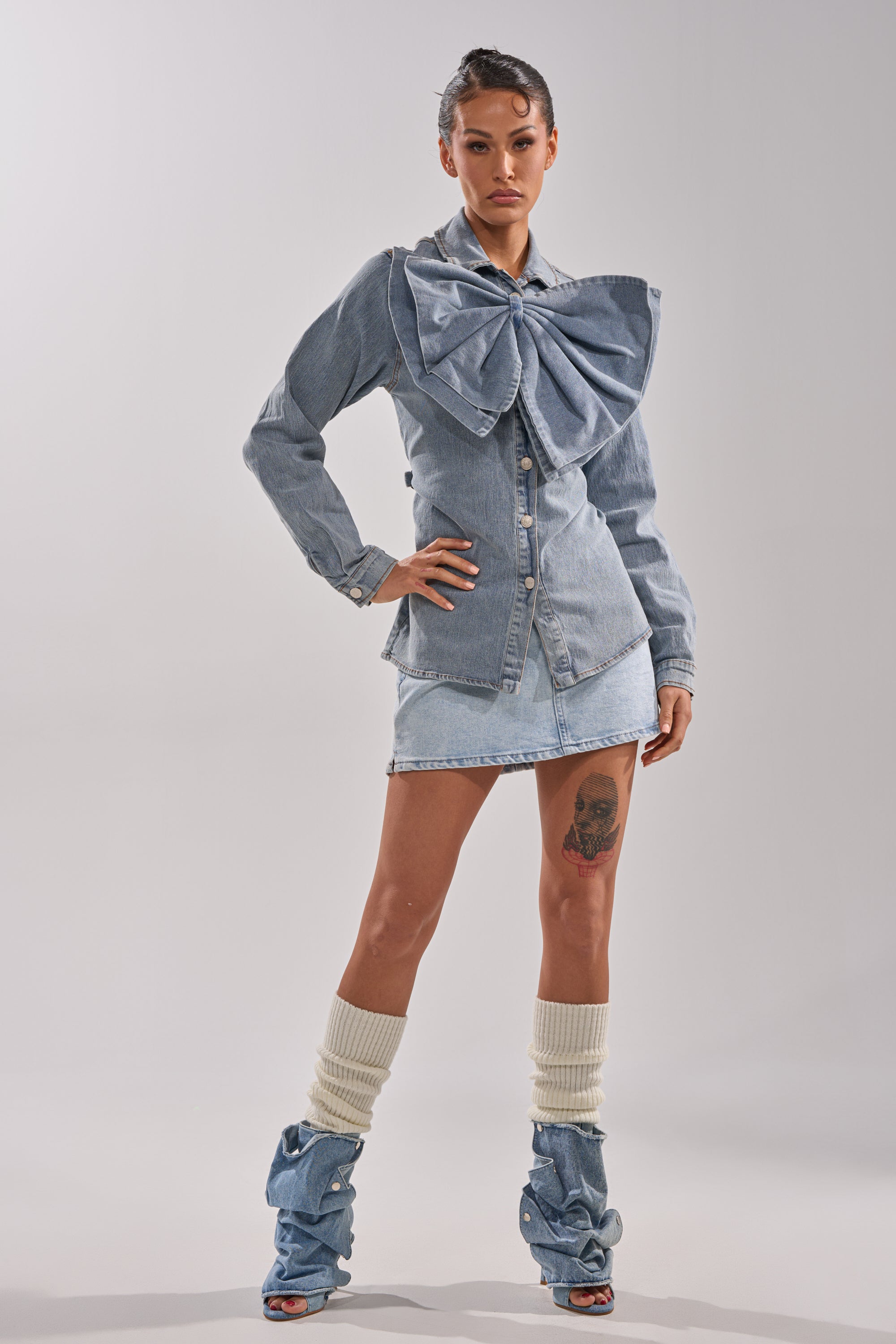 TWO-TONE BOW DENIM BUTTON DOWN SHIRT